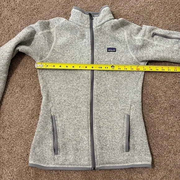 Patagonia Light Gray Full-Zip Fleece Jacket - Picture 3 of 4